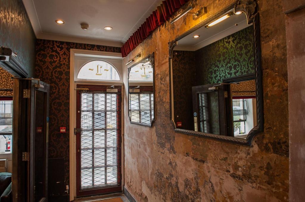 Mike'S Guesthouse London Ngoại thất bức ảnh